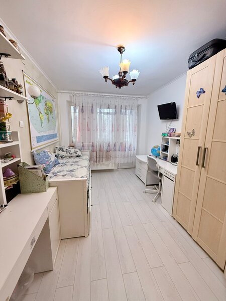 Drumul Taberei, Plaza Mall,